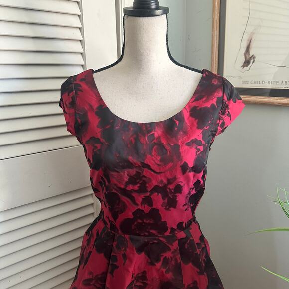 Betsey Johnson Dress Womens 8 Red Black Taffeta Cocktail Evening Holiday - Picture 2 of 9